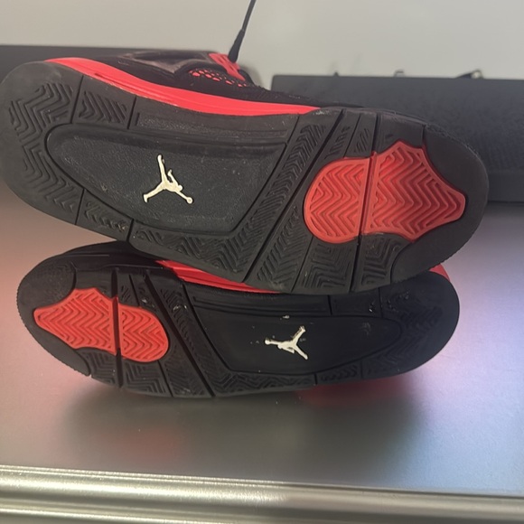 Jordan 4’s Red Thunder Used - Picture 3 of 3